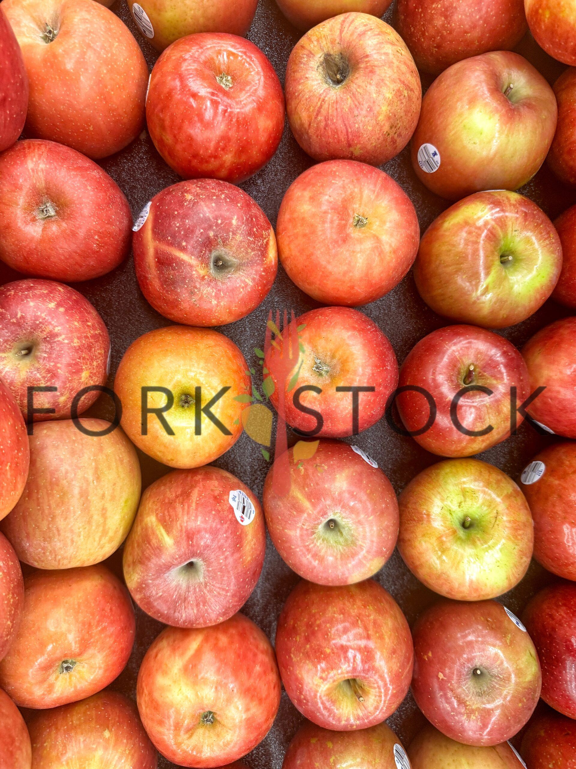 Braeburn Apples In A Tray At A Grocery Store